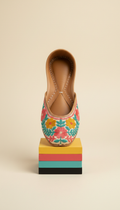 Turquoise Bazaar Classic hand-embroidered leather jutti